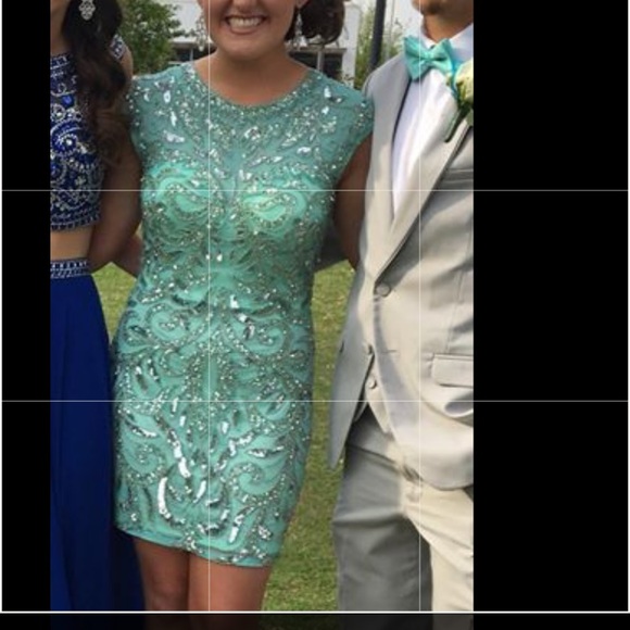 Primavera Couture Prom - Picture 1 of 5